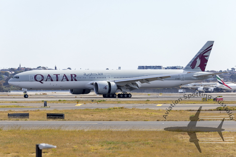 Qatar Airways (A7-BEV) Boeing 777-3DZ(ER)